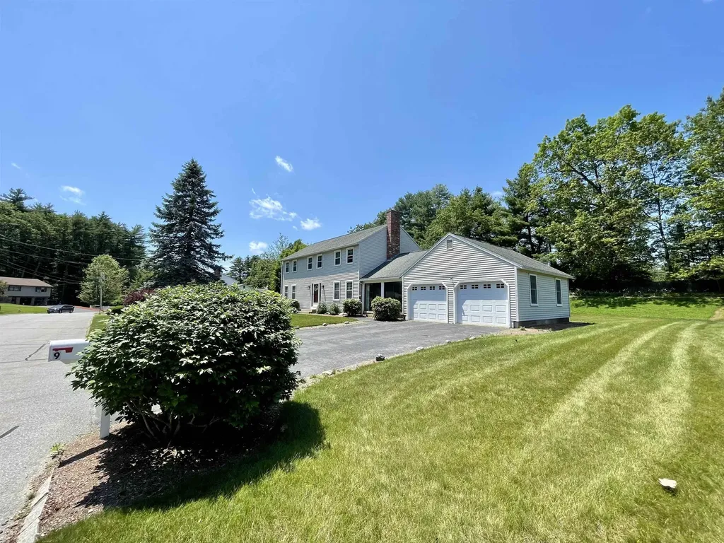 9 Catalina Lane Nashua NH 03064