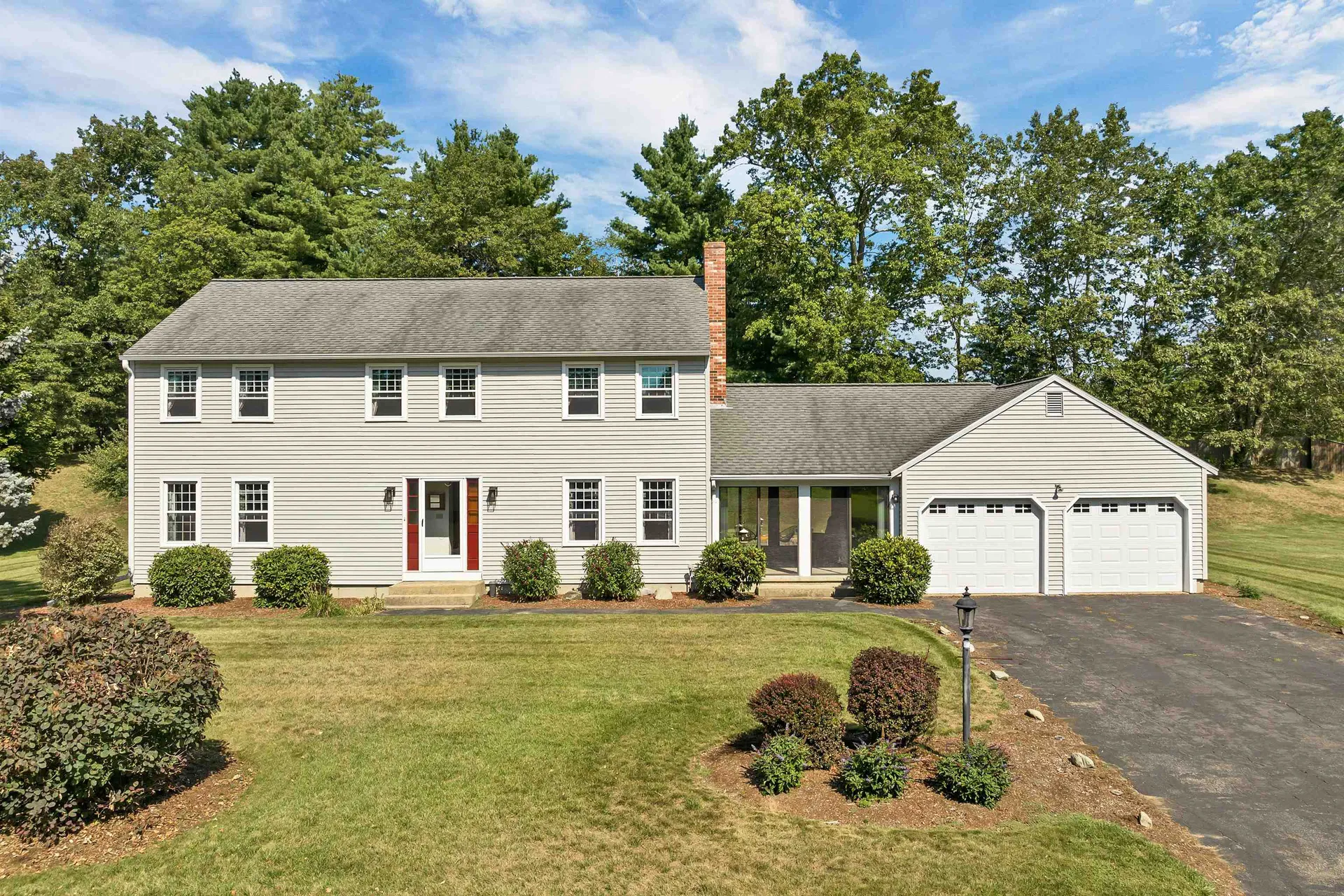 9 Catalina Lane Nashua NH 03064