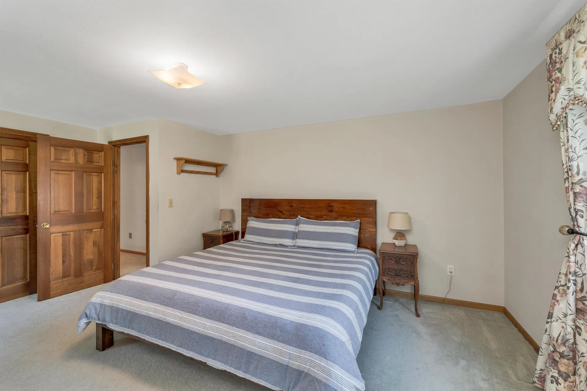 9 Catalina Lane Nashua NH 03064