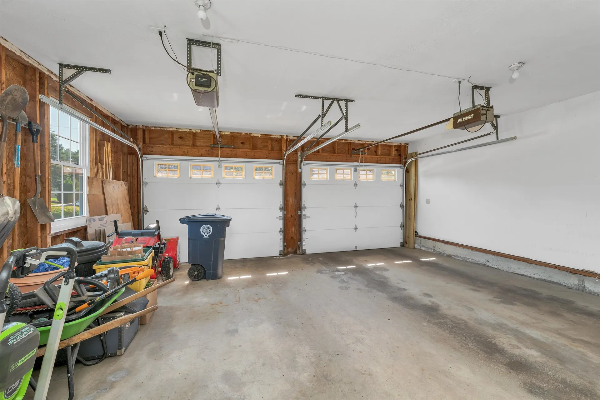 9 Catalina Lane Nashua NH 03064