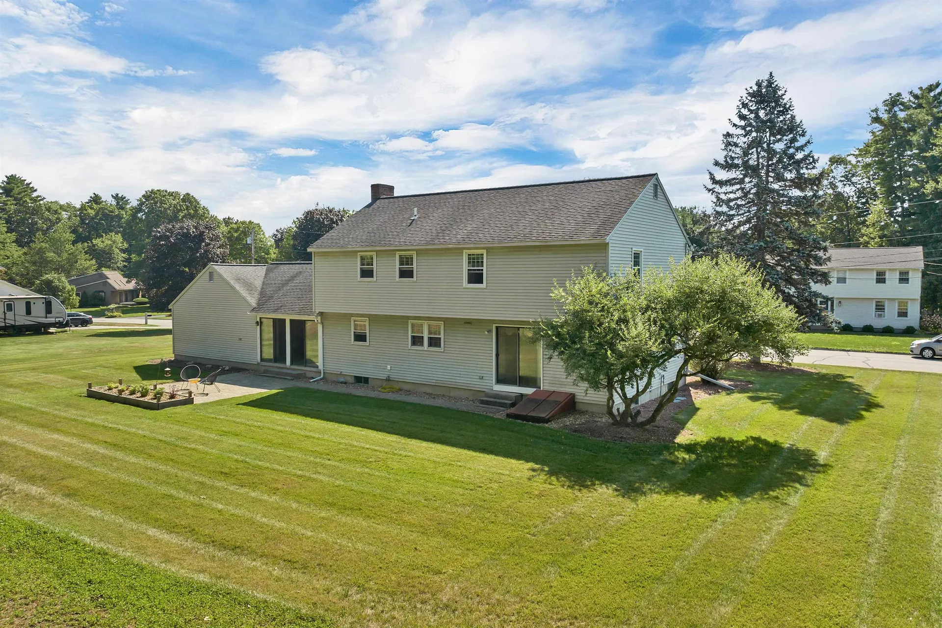 9 Catalina Lane Nashua NH 03064