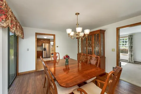 9 Catalina Lane Nashua NH 03064