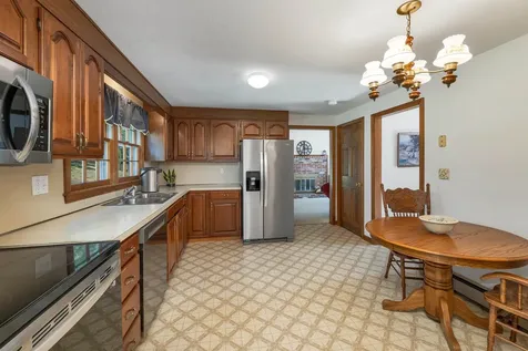 9 Catalina Lane Nashua NH 03064