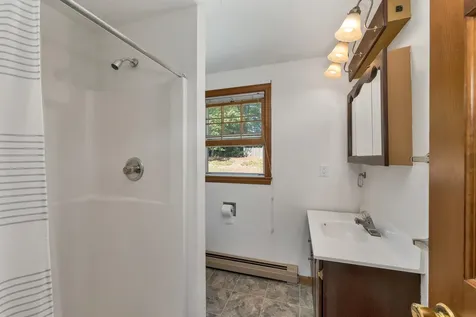 9 Catalina Lane Nashua NH 03064