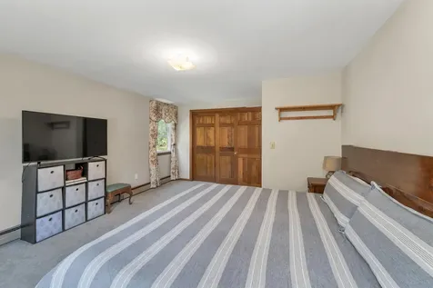 9 Catalina Lane Nashua NH 03064