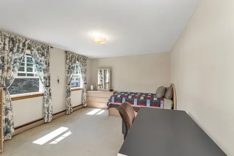 9 Catalina Lane Nashua NH 03064