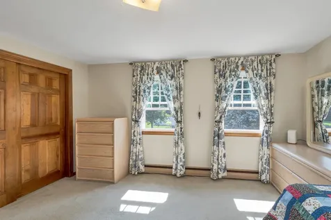 9 Catalina Lane Nashua NH 03064