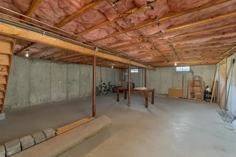 9 Catalina Lane Nashua NH 03064