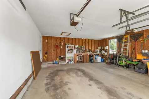 9 Catalina Lane Nashua NH 03064