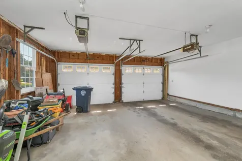 9 Catalina Lane Nashua NH 03064