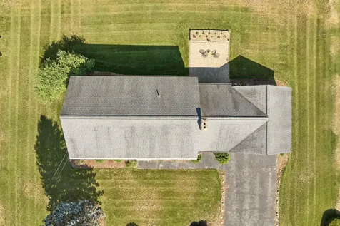 9 Catalina Lane Nashua NH 03064