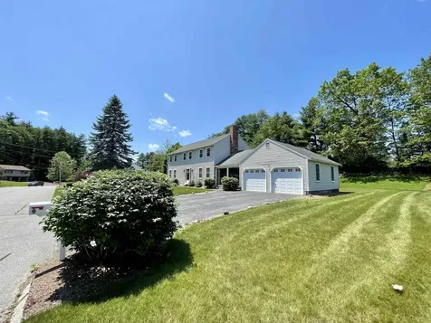 9 Catalina Lane Nashua NH 03064