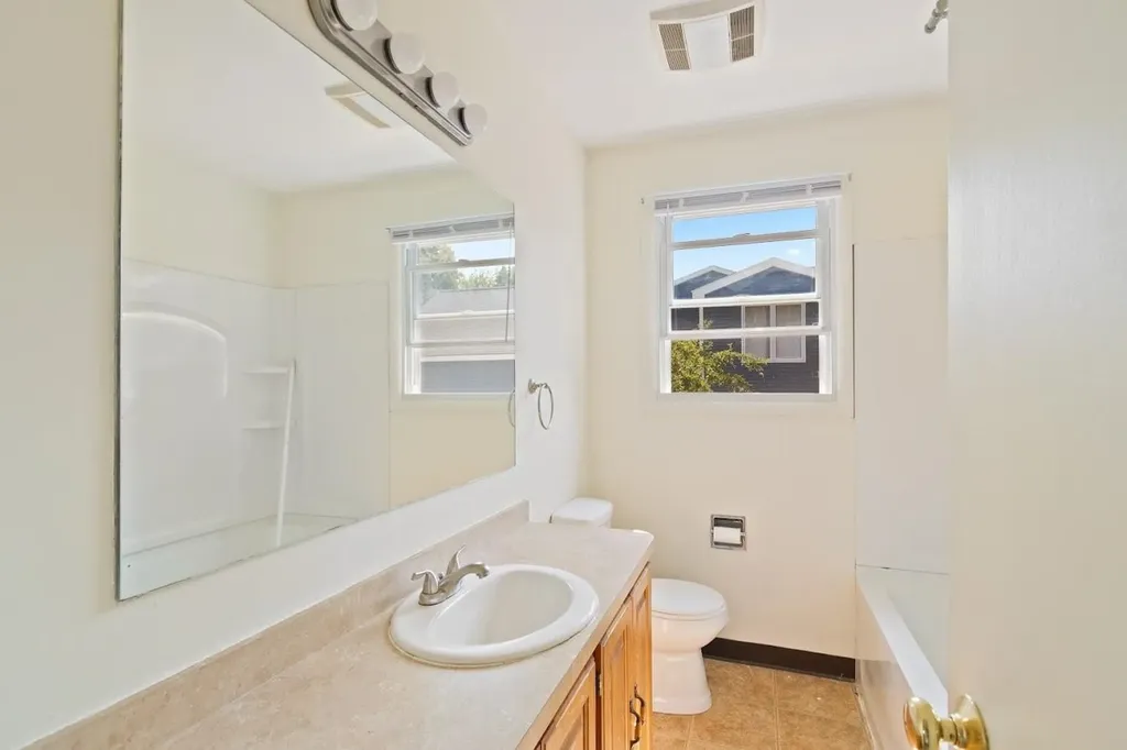 44 Cottage Grove Burlington VT 05408