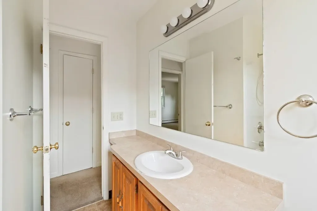 44 Cottage Grove Burlington VT 05408