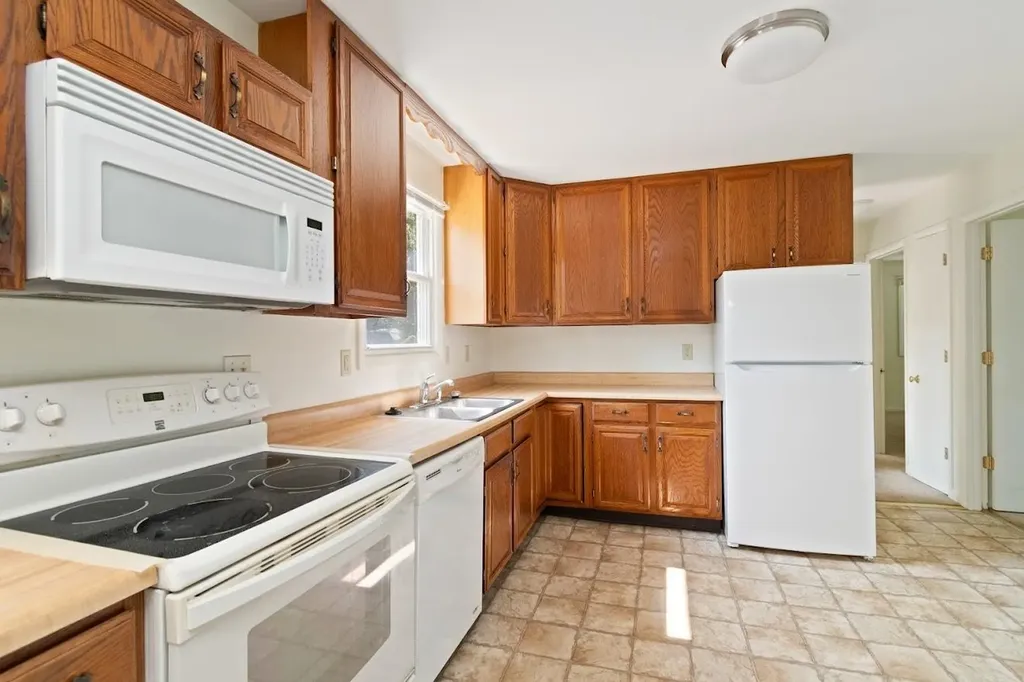 44 Cottage Grove Burlington VT 05408