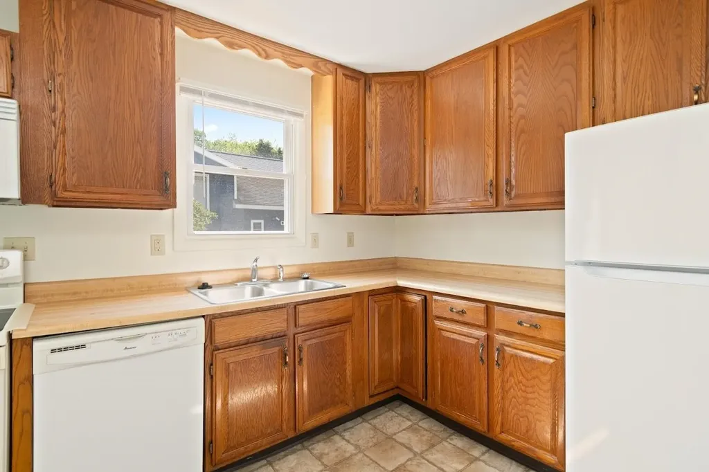 44 Cottage Grove Burlington VT 05408