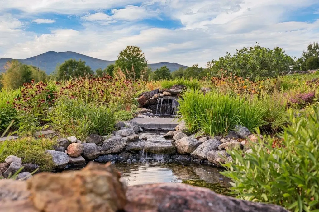 11 Winners Circle Farm Road Tuftonboro NH 03816