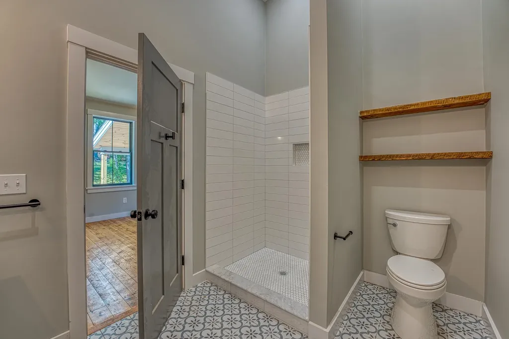 1002 Route 3 Holderness NH 03245