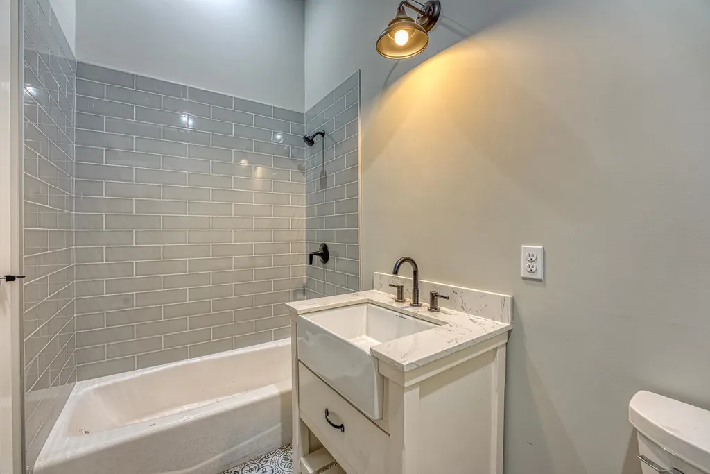 1002 Route 3 Holderness NH 03245