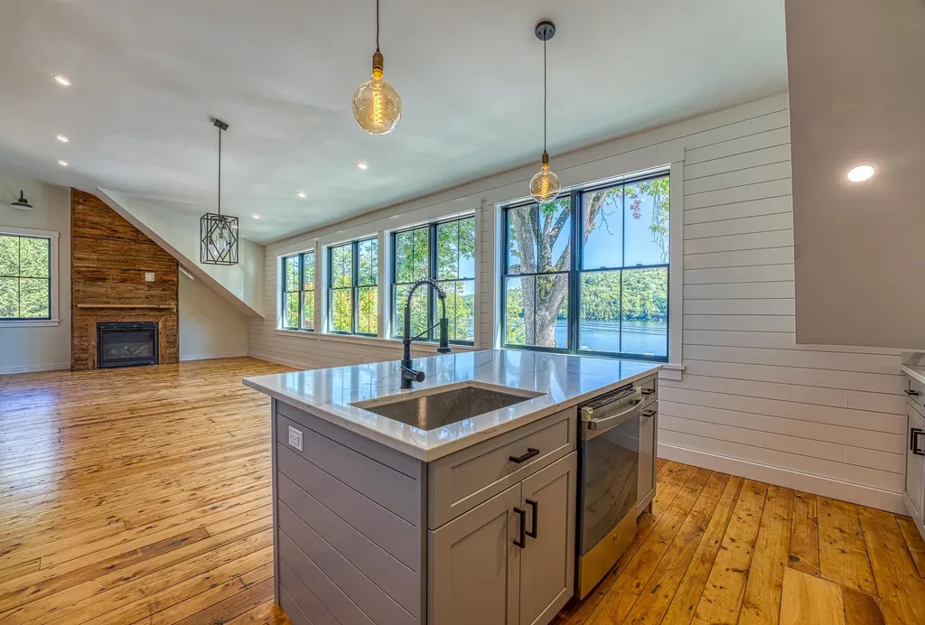 1002 Route 3 Holderness NH 03245