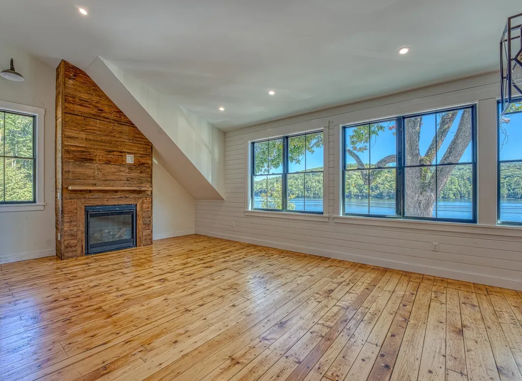 1002 Route 3 Holderness NH 03245