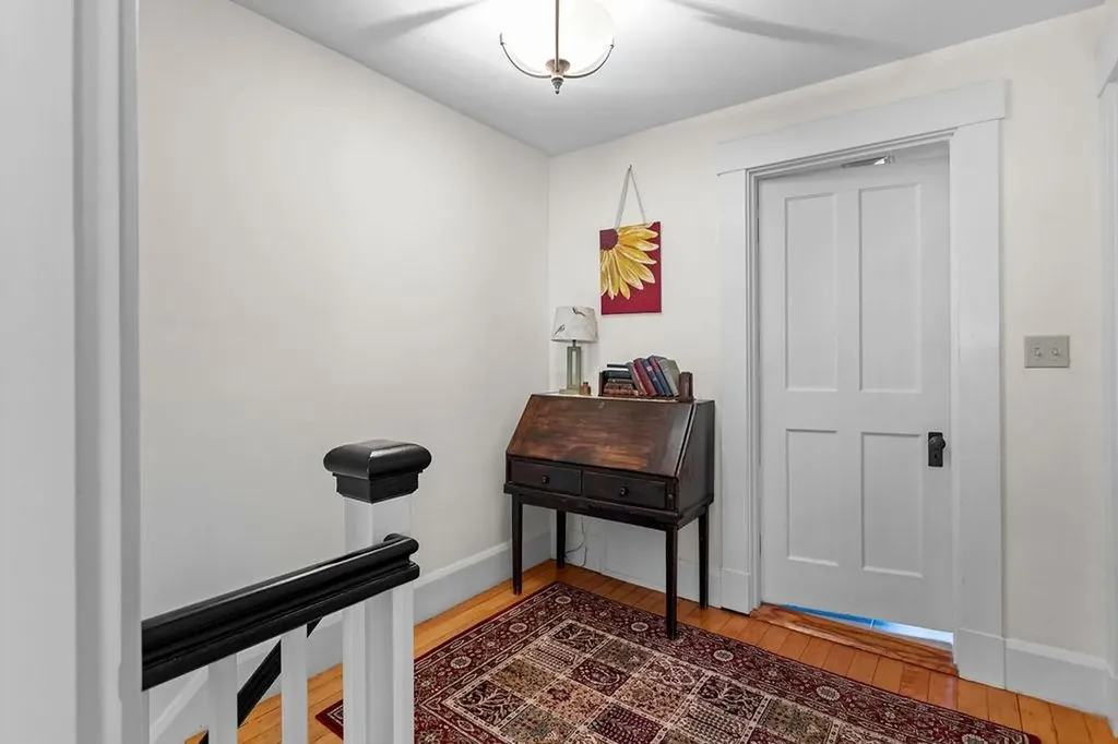 100 Hollis Street Manchester NH 03101