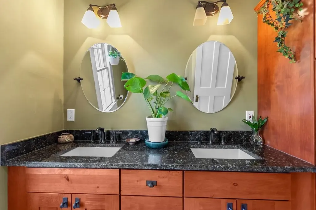 100 Hollis Street Manchester NH 03101