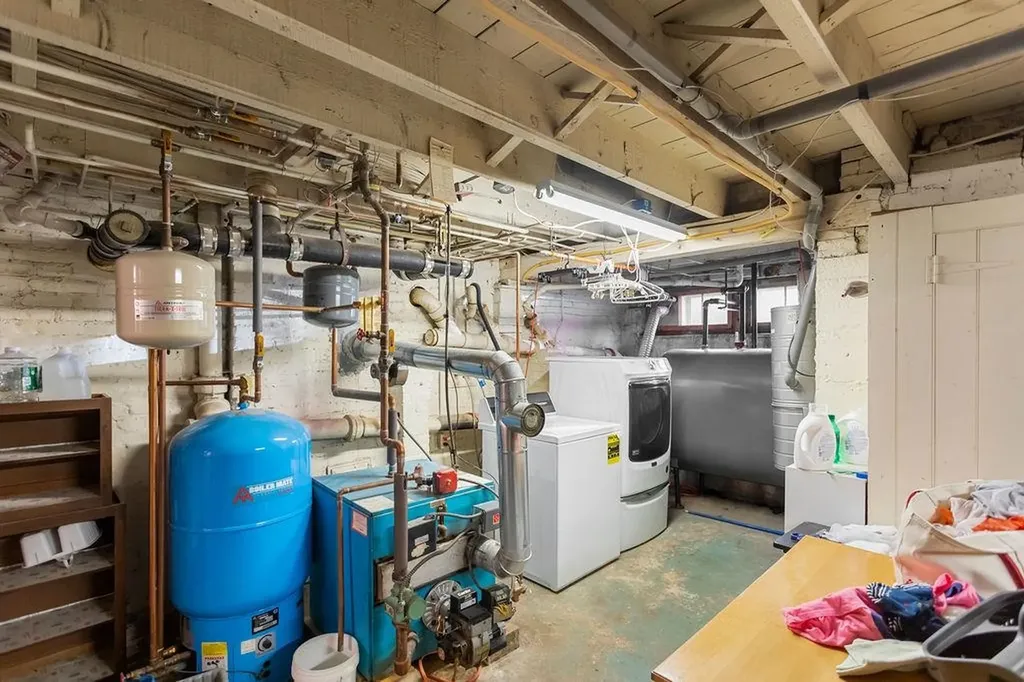 100 Hollis Street Manchester NH 03101