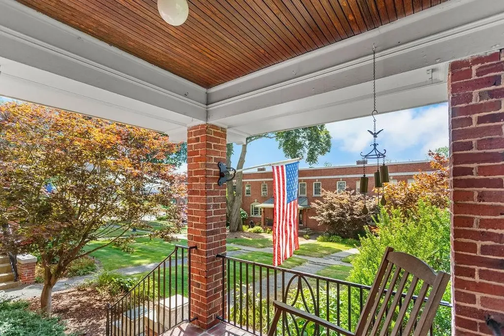 100 Hollis Street Manchester NH 03101