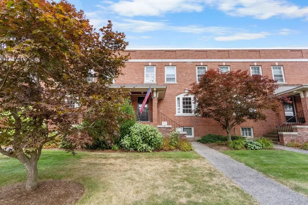 100 Hollis Street Manchester NH 03101