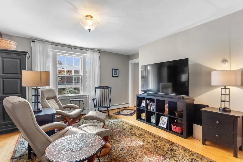 100 Hollis Street Manchester NH 03101