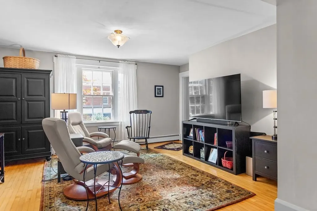 100 Hollis Street Manchester NH 03101