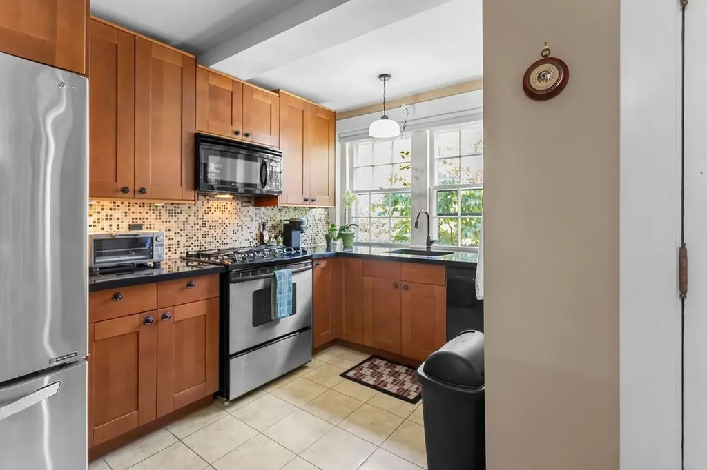 100 Hollis Street Manchester NH 03101