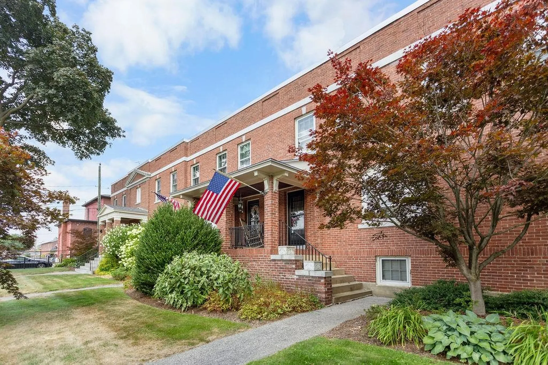 100 Hollis Street Manchester NH 03101