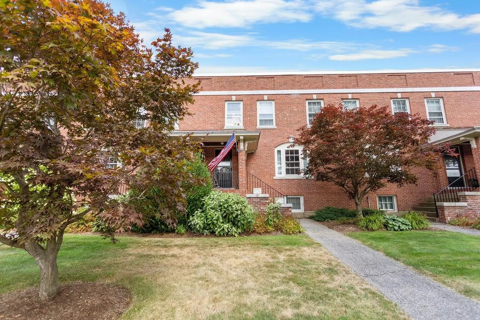 100 Hollis Street Manchester NH 03101