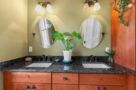 100 Hollis Street Manchester NH 03101