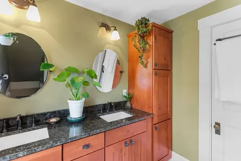 100 Hollis Street Manchester NH 03101