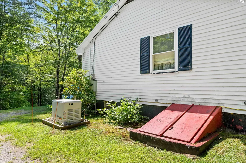 25 Bear Hoot Hollow Washington VT 05675