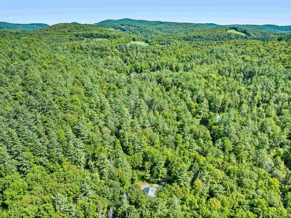 25 Bear Hoot Hollow Washington VT 05675