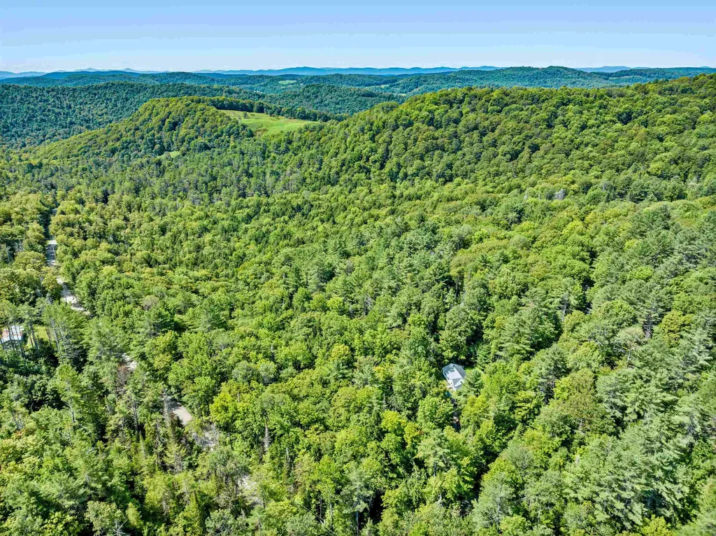 25 Bear Hoot Hollow Washington VT 05675