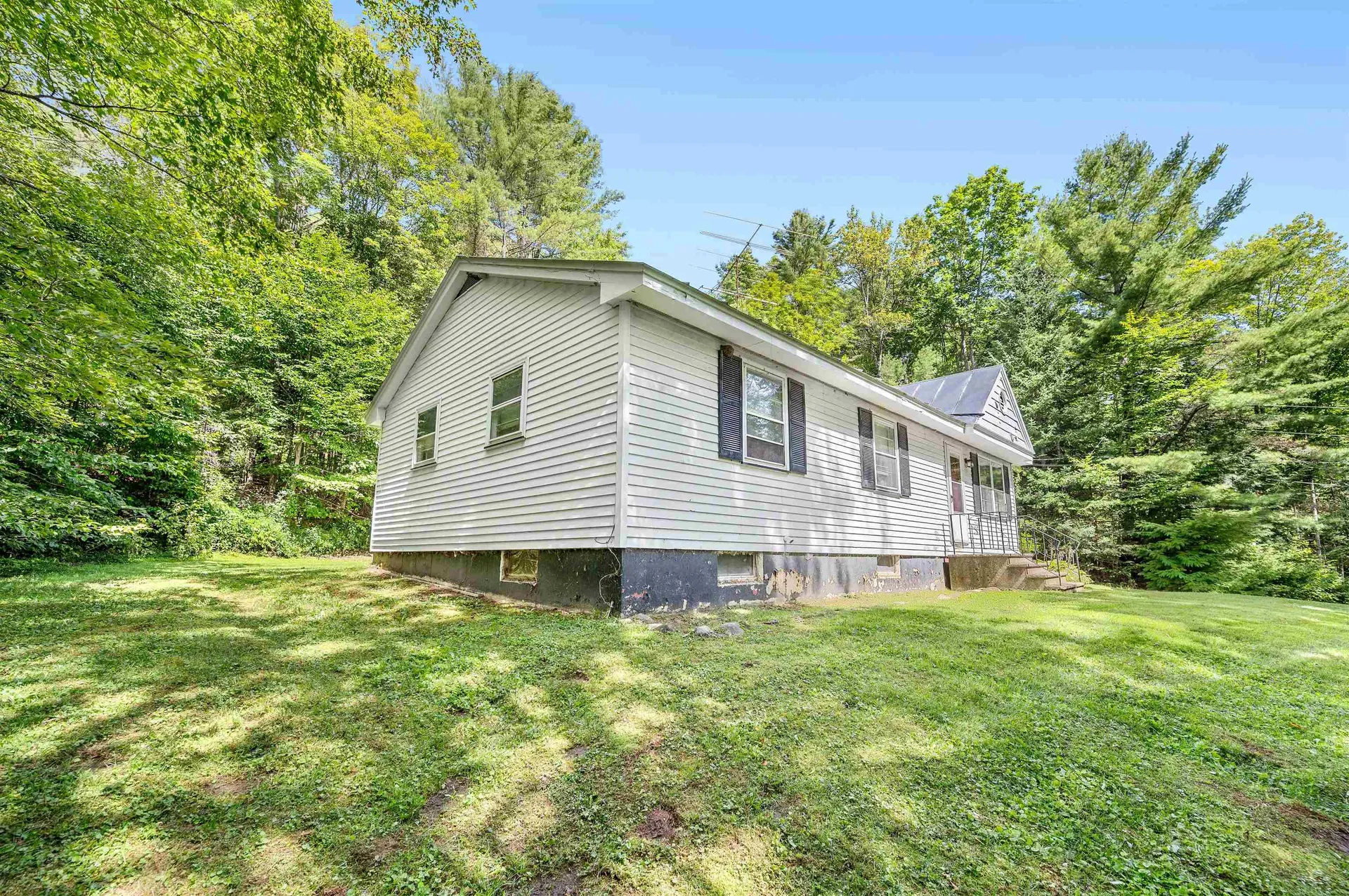 25 Bear Hoot Hollow Washington VT 05675