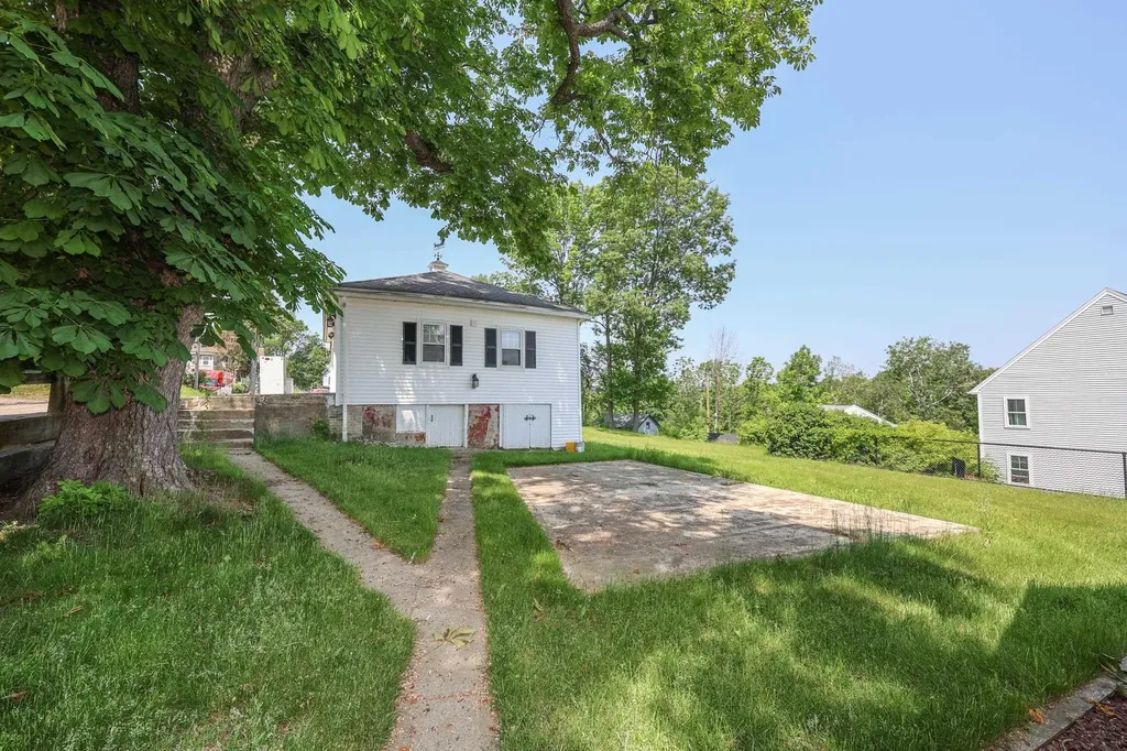 11 Linden Street Somersworth NH 03878