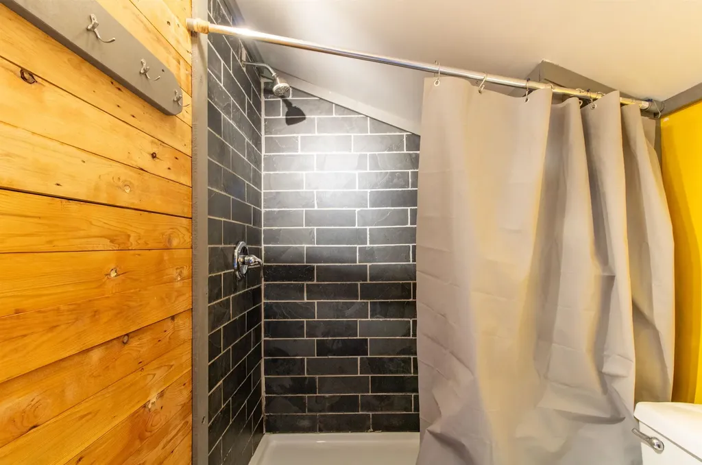 75 Stonewall Street Newport City VT 05855