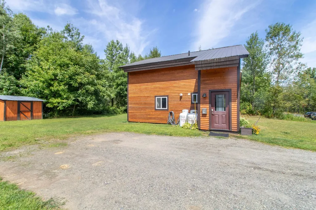 75 Stonewall Street Newport City VT 05855