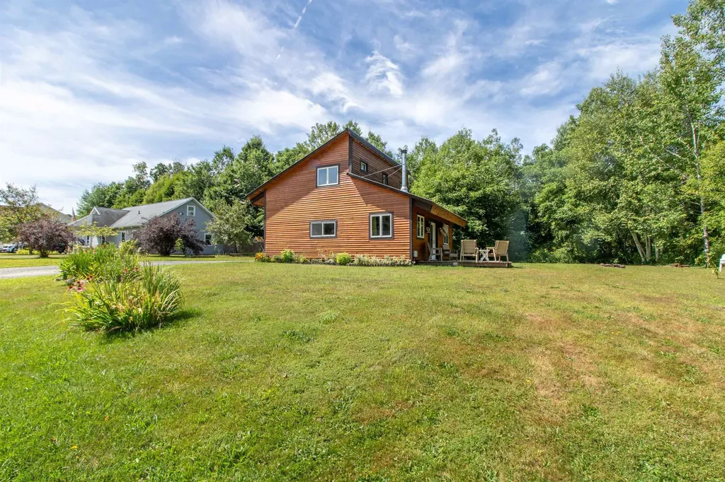 75 Stonewall Street Newport City VT 05855