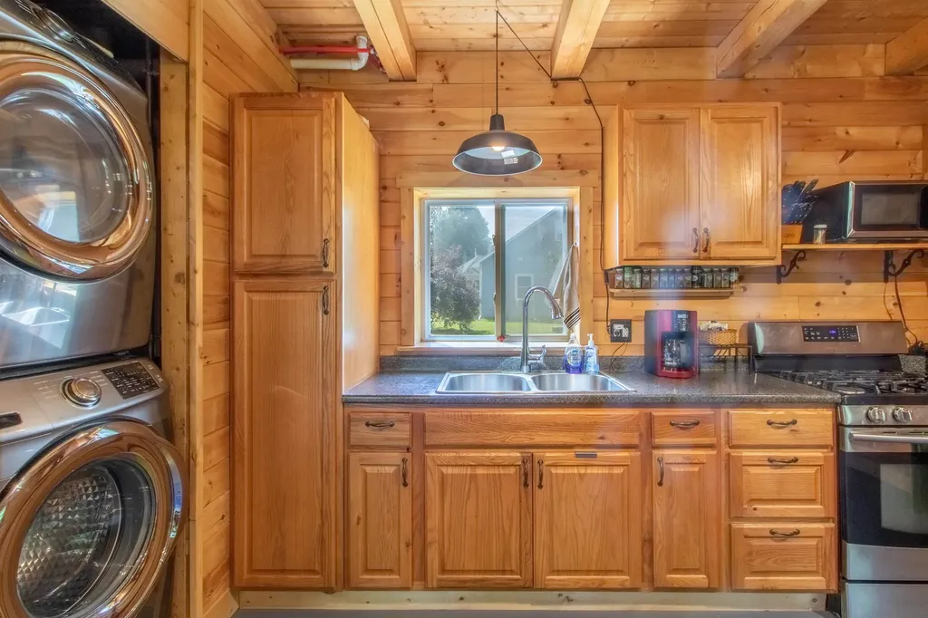 75 Stonewall Street Newport City VT 05855