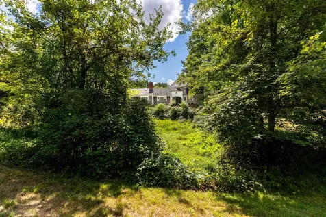 21 Currier Street South Hampton NH 03827