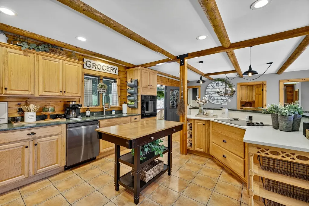 571 Hurricane Road Keene NH 03431