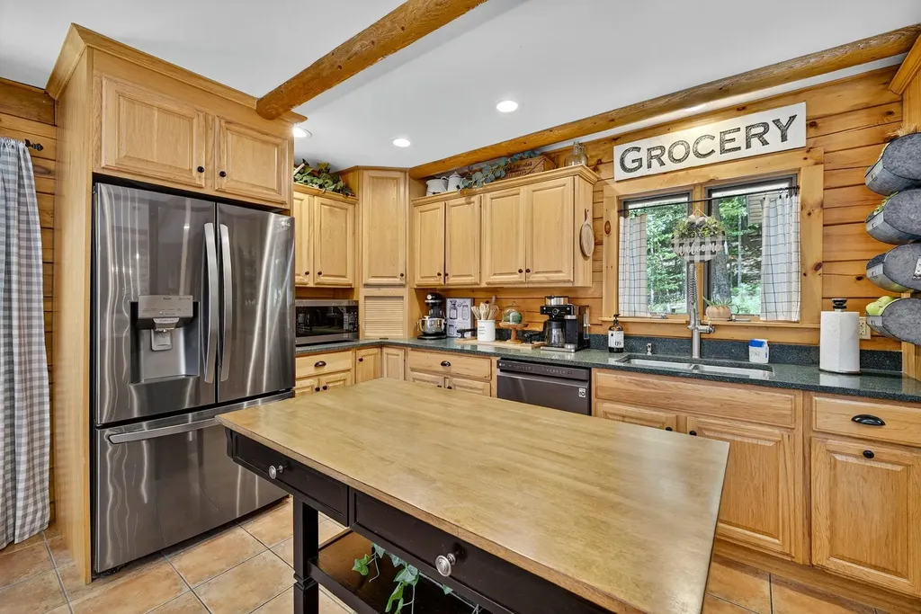 571 Hurricane Road Keene NH 03431
