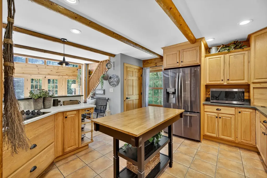 571 Hurricane Road Keene NH 03431